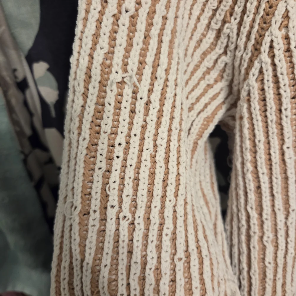 Aerie Spread Collar Textured Sweater - Picture 4 of 5